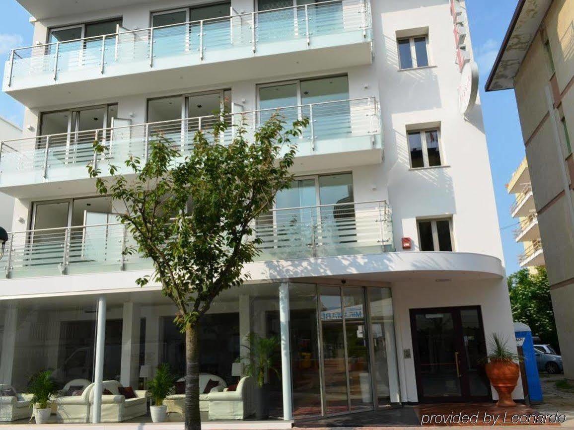 Hotel Rossini 4S Lignano Sabbiadoro Exterior foto