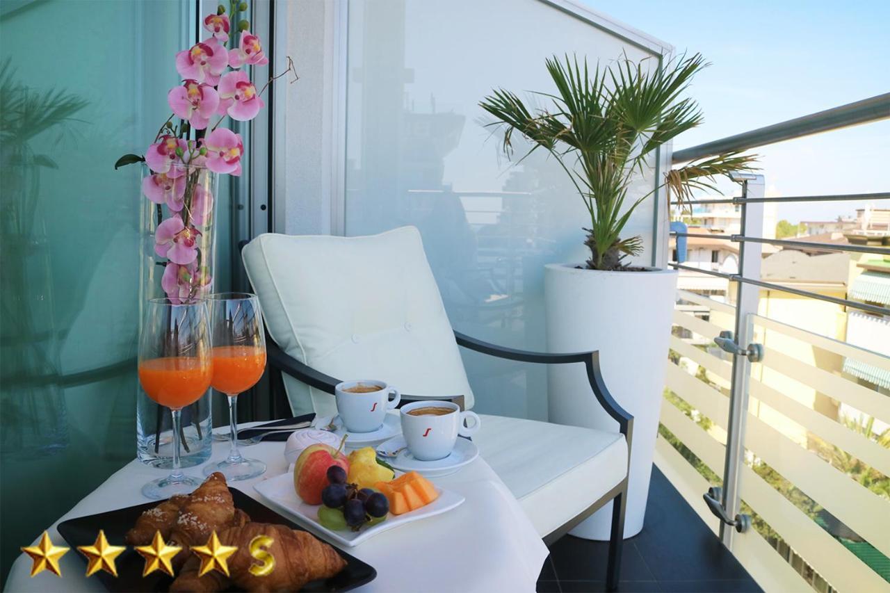 Hotel Rossini 4S Lignano Sabbiadoro Exterior foto