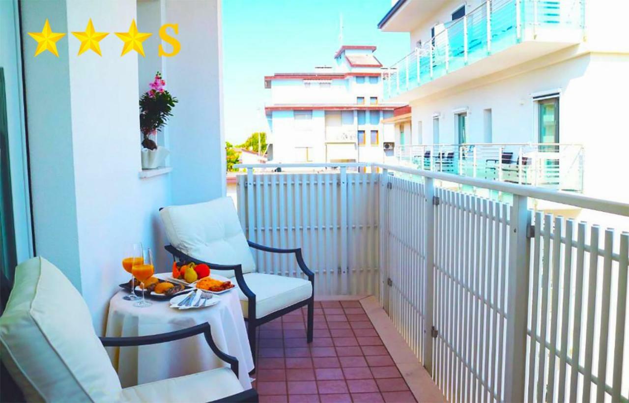 Hotel Rossini 4S Lignano Sabbiadoro Exterior foto